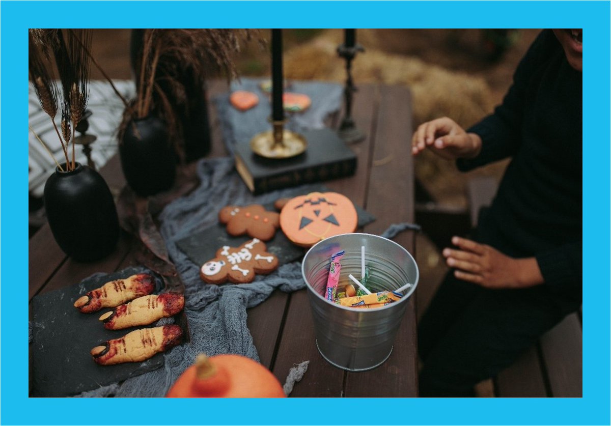 Une brique ou un sort ? 👻
Tetra Pak vous souhaite un joyeux Halloween ! 🎃
N'oubliez pas de recycler vos briques pour éviter un mauvais sort 😉

Pour plus d'informations 👉bit.ly/3DLJWfm