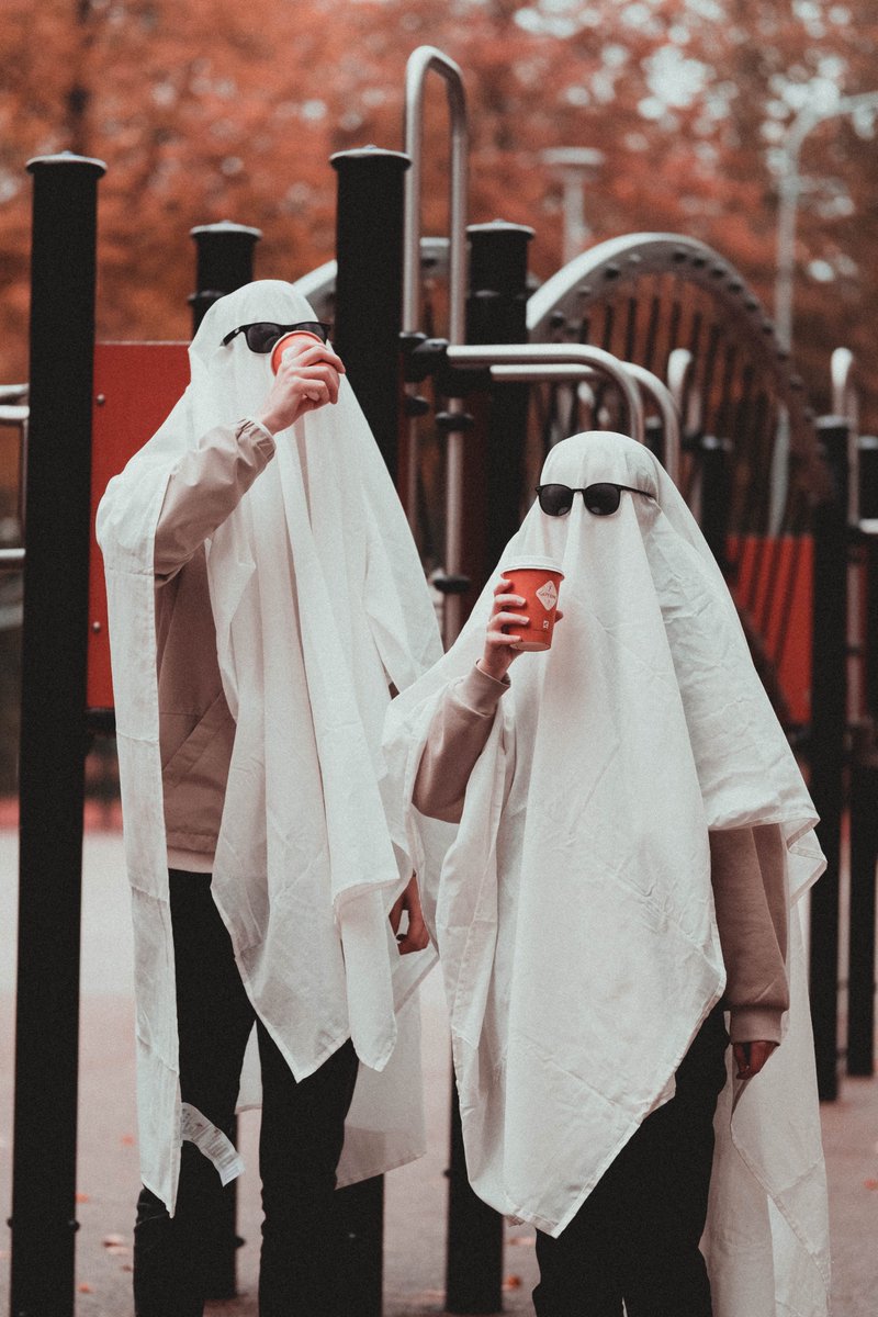 Caffeine_LV's tweet photo. Jo biedējošāk, jo labāk - nāc uz Caffeine pēc savas Halloween lattes arī Tu! 👻🍂
#Halloweenlatte #Caffeinelv https://t.co/nTPpfr8u6g