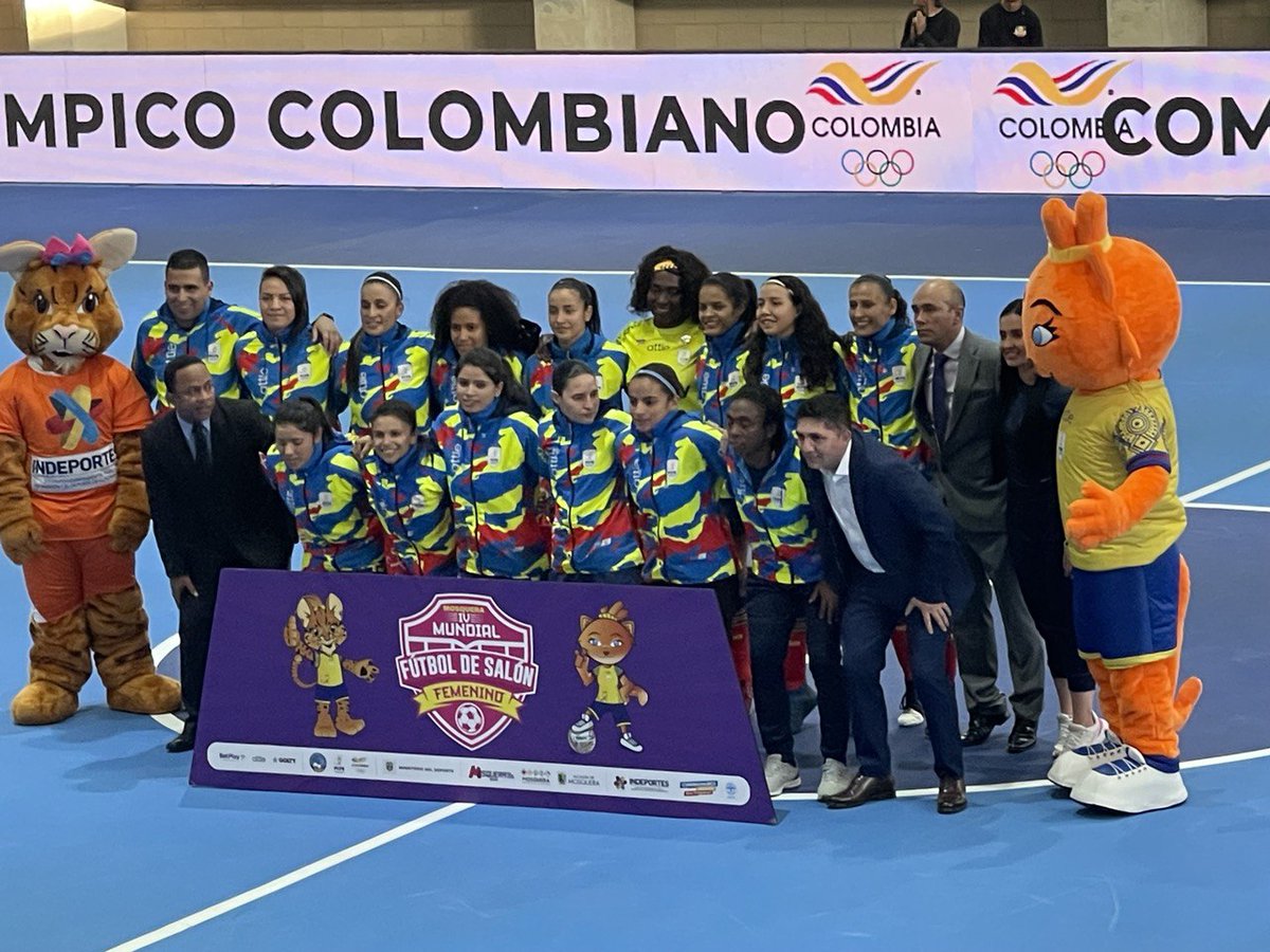 ¡Felicitaciones a las jugadoras de la Selección Femenina de Futsal! Son campeonas MUNDIALES. Ganaron 12-0 contra Canadá. ¡Qué gran orgullo! Gracias por darle este triunfo al país. #NuestrasMujeresSon valientes, profesionales y guerreras.