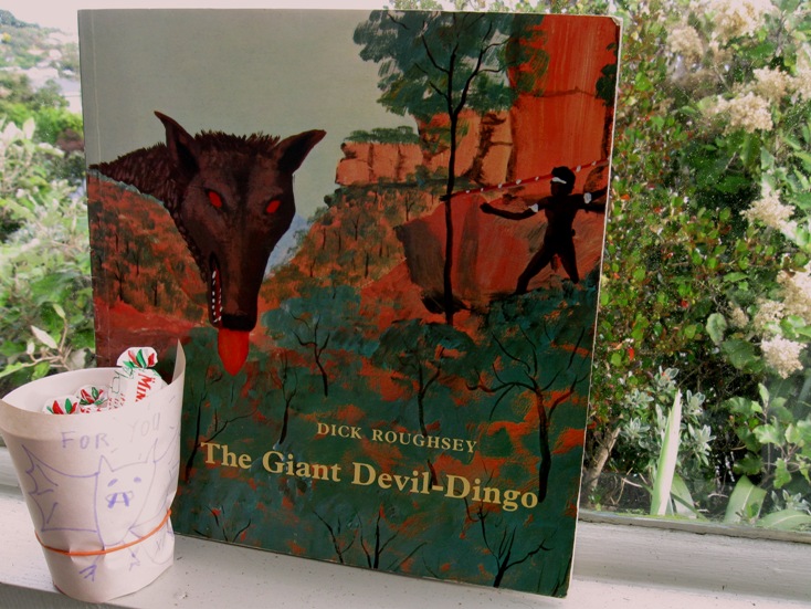 ChampionChomsky's tweet photo. @XRebellionUK @GretaThunberg @southbankcentre #Halloween #Australia #FridaysForFuture
Giant devil-dingo is a brilliant Aboriginal term to use for adults that say they care, yet carry on as normal. https://t.co/2dCpRuTR0h