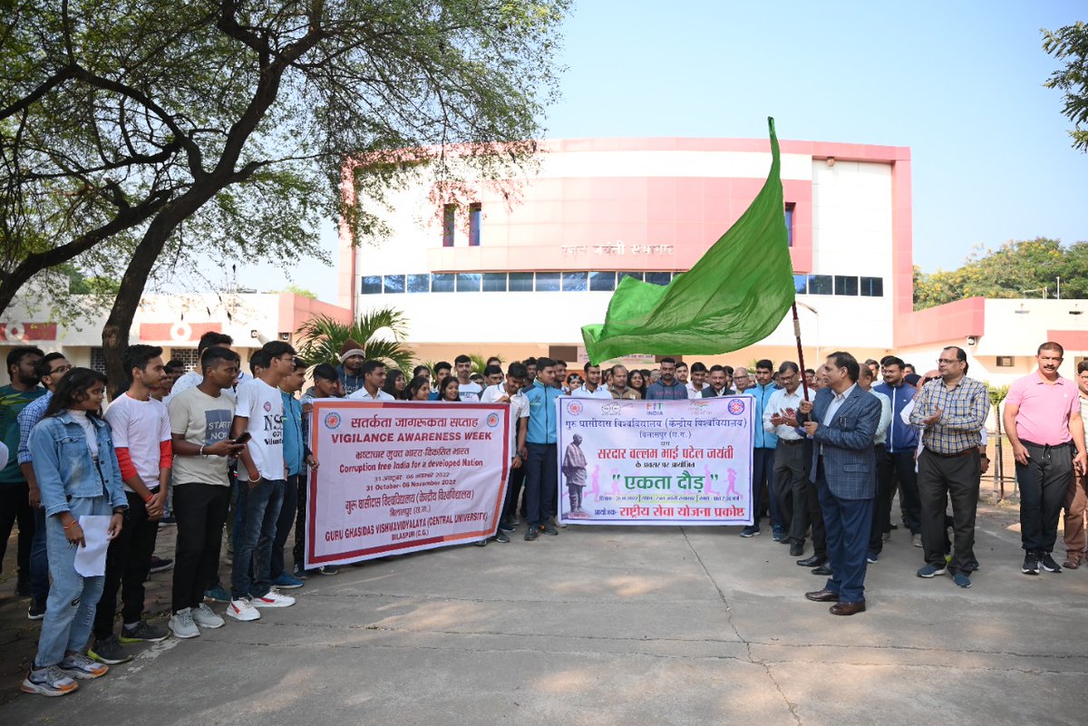 nssggcuCG's tweet photo. NSS Volunteers of @nssggcuCG  participated in #RunForUnity and took the pledge with the message of national integration.
#UnityRunWithNSS
@YASMinistry @askabir_ @chakrawalalok @ianuragthakur @dpradhanbjp @GovernorCG @rashtrapatibhvn @NSSRDBhopal @_NSSIndia https://t.co/cDF7Q88YAg