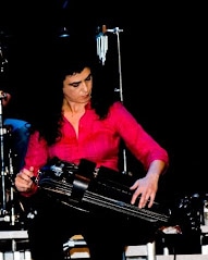 Préstanos muncho cuntavos, qu'a partir d'esti añu, na "Escuela Música Tradicional de Fitoria" vamos tener clases de zanfoña, al cargu de Merce Santos.
Si queréis más información, ponéivos en contautu con nosotros per mensaxe priváu.