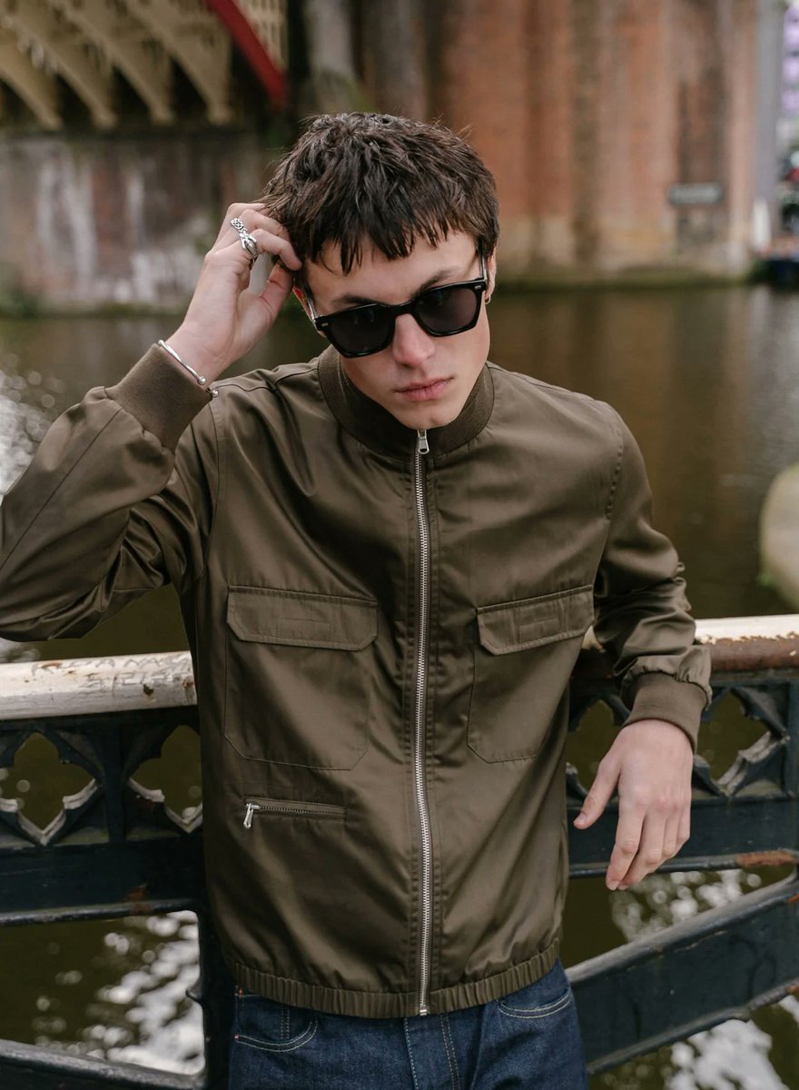 castnoshadowltd's tweet photo. 60% OFF | The Green Bomber Jacket, constructed from a lightweight shimmer fabric | Shop via https://t.co/3ICMIGWr3z https://t.co/1KEntK1suR