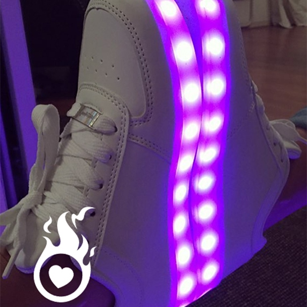 HeartJacking's tweet image. Light up LED shoes to illuminate your night. 🔥 Show to the world that you are unique withe these original shoes. 👟💫

#heartjacking #ledshoes #shoes #chaussuresled #sneakers #fashion #sneakerfreaker #style #shoeaddict #shoesaddict #fashionista #sneaker #party #fashiontrends
