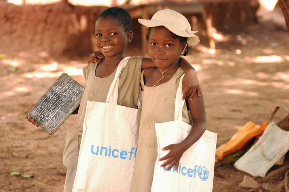 UNICEF_Benin's tweet photo. Nous espérons que votre semaine a bien démarré!

Qu'elle soit bonne et fructueuse😊 https://t.co/UFalIWU3GJ