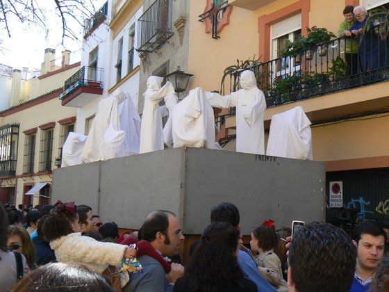 ¿Halloween?

A mi me gustan màs estos fantasmas. Los veo màs familiares.