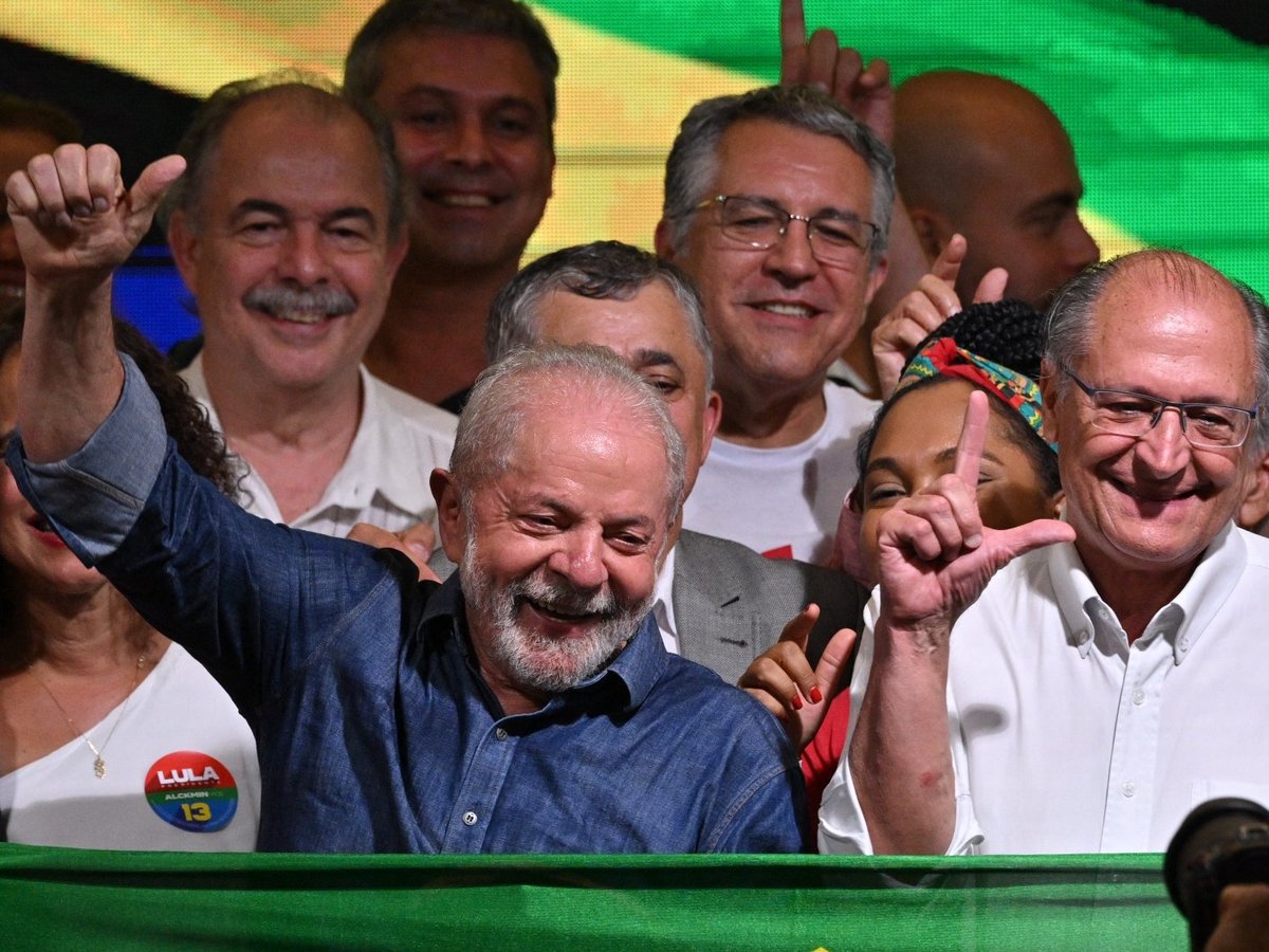 NorteAgroTO's tweet photo. 🗳️ Faesp diz “respeitar a democracia”, esperar que Lula mantenha ações voltadas ao agro e apostar no vice eleito, Geraldo Alckmin, para impedir qualquer “retrocesso”.
⏩ Saiba mais: https://t.co/kvs1n95eIQ 
#NorteAgroTO #politica #eleicoes2022 #eleicoes #Faesp #agricultura #agro https://t.co/AqQZGOl9am