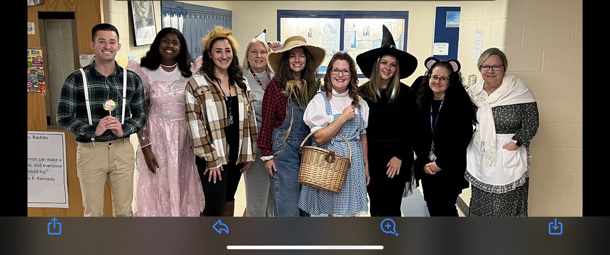 7th Grade is off to see the Wizard!
#WizardofOz
#HappyHalloween
<a href="/CTBarkalow/">Barkalow Middle School</a>