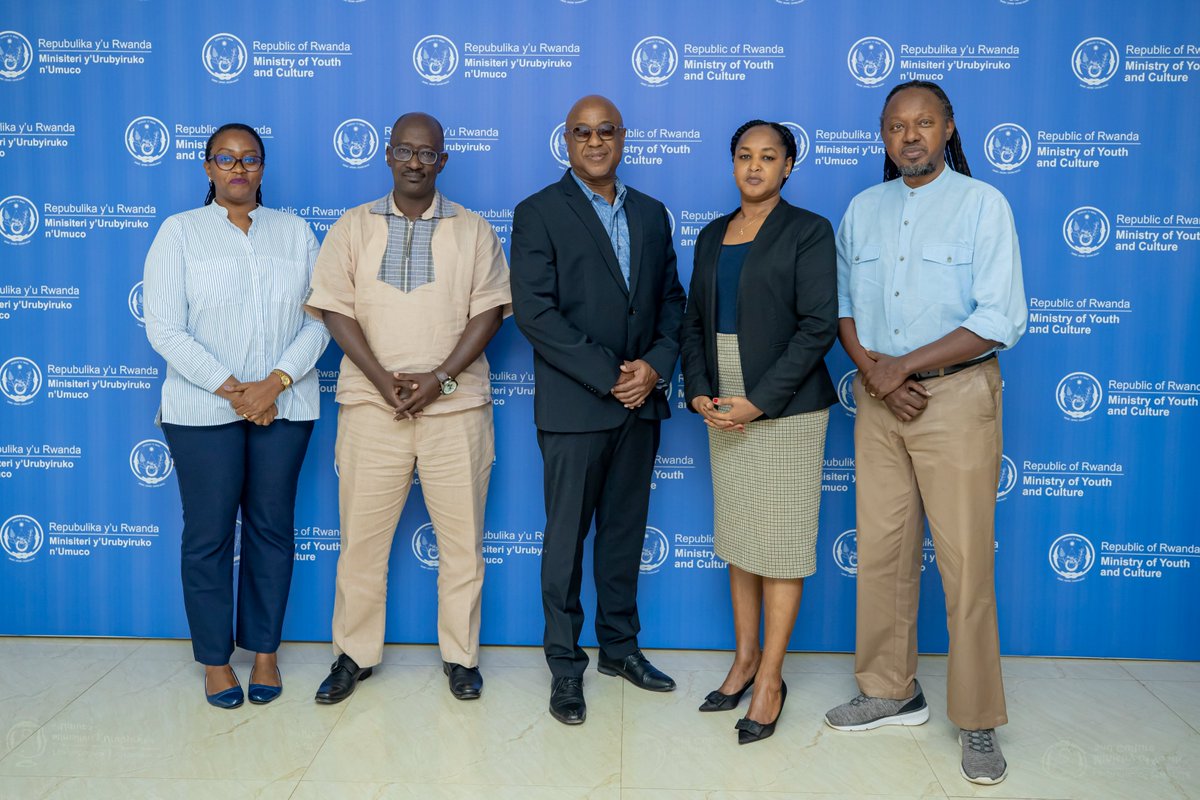 Ministry of Youth and Arts | Rwanda (@rwandayoutharts) on Twitter photo Hon. <a href="/RMbabazi/">Rosemary mbabazi</a> received Mr. Gordon Williams known as "Commissioner Gordon", an American Grammy award winner, record producer, audio engineer & mixer.
They exchanged on best practices and possible collaborations in promoting Cultural & Creative Industry Sector for job creation. Hon. <a href="/RMbabazi/">Rosemary mbabazi</a> received Mr. Gordon Williams known as "Commissioner Gordon", an American Grammy award winner, record producer, audio engineer & mixer.
They exchanged on best practices and possible collaborations in promoting Cultural & Creative Industry Sector for job creation.