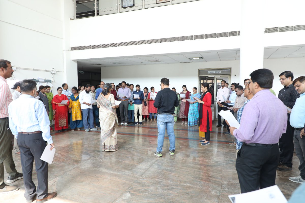 CSIR_CDRI's tweet image. Glimpses of #IntegrityPledge during #VigilanceAwarenessWeek2022  &amp;amp; #NationalUnityDay2022 

@CSIR_IND @IndiaDST @PMOIndia @VigyanPrasar @PIB_India @DDNewslive