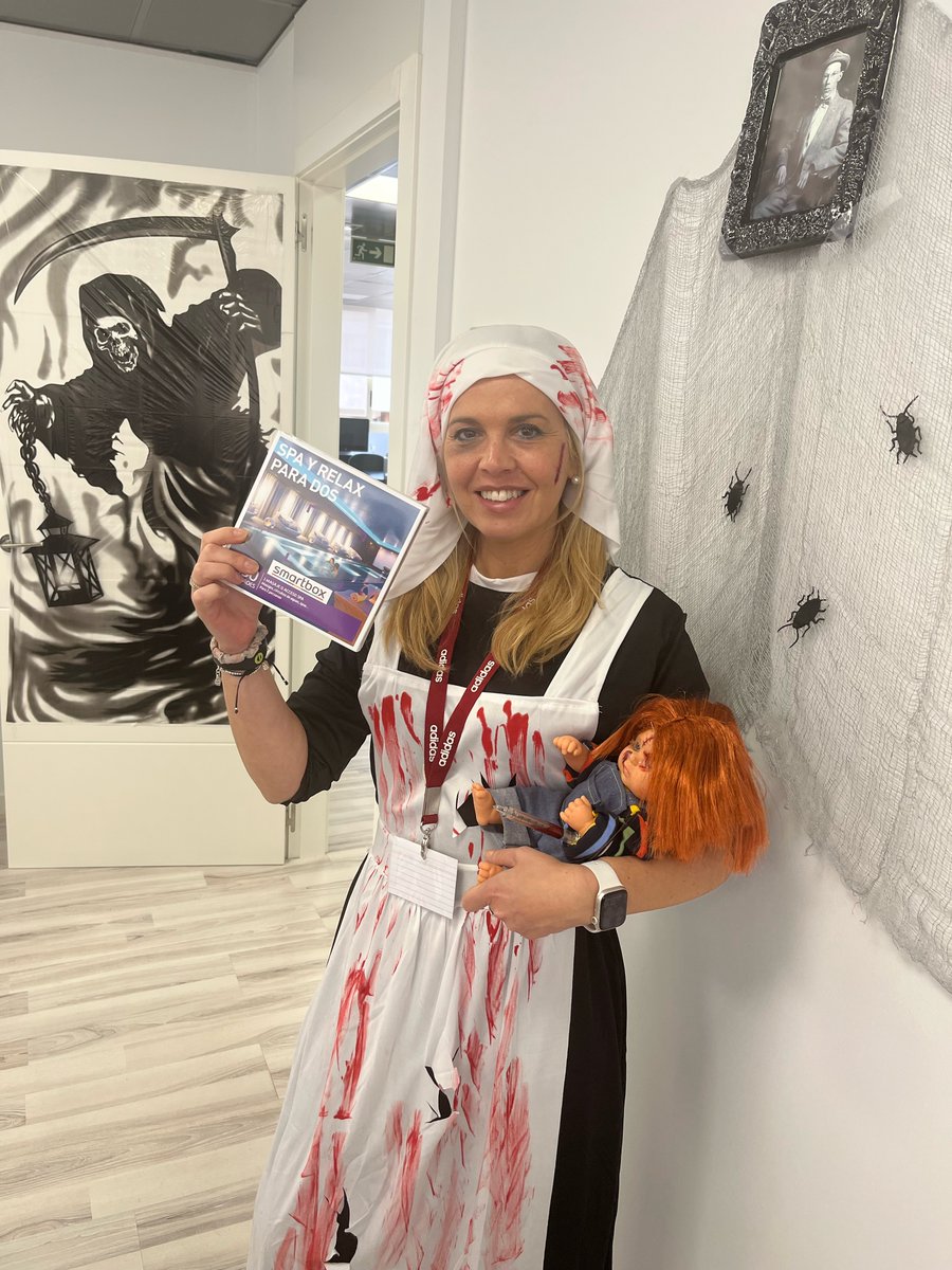 CuenayGomezA's tweet photo. 👻 El viernes, la oficina de Cuena &amp; Gómez Aguilera se disfrazó de #halloween para pasar una escalofriante y divertida jornada de trabajo.

🎉 Nuestra compañera, @gemmacuena, fue votada como la ganadora del mejor disfraz. ¡¡Felicidades!!

🎃Feliz Halloween🎃 https://t.co/vgJdm24VlV