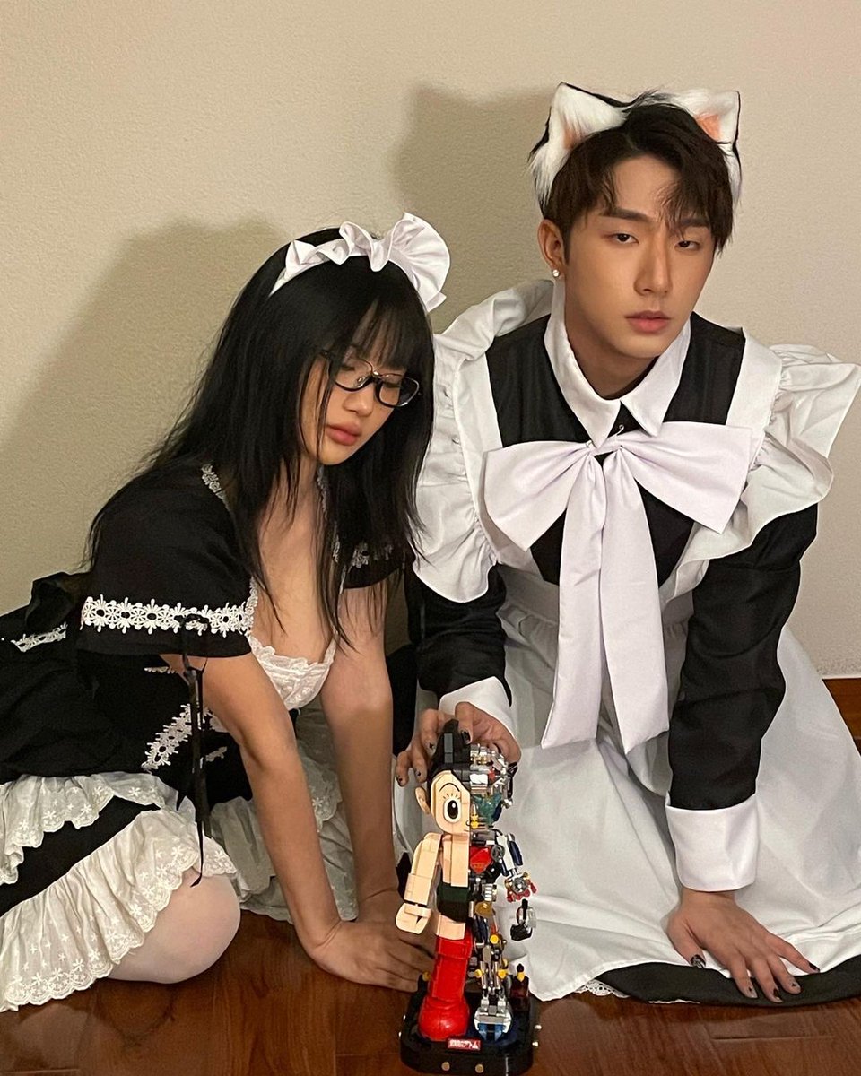 ⠀⠀

͏ ͏         ❪  きよこ’s  ❫   🩰   sns  updates
          10312022        ⸒     08 : 24    PM
         ❝ the only time of the year where
            i can ask him to dress up like this.

⠀⠀