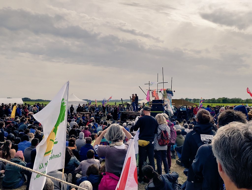 PhilGood_Inc's tweet photo. Surpris du peu de soutiens à l'action de @lessoulevements à #SainteSoline de la part des figures du militantisme #climat, des scientifiques engagés, des assos installées. Ni relais RS, ni prise de position... Silence assourdissant. 🤔
Pourtant... ⤵️🧶 https://t.co/UvjTOfbchl