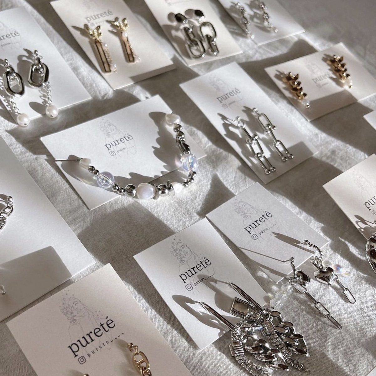 pureteeeee's tweet photo. マクハリハンドメイドフェスタ
ブース番号はMJ22です☺️

💎ハンドメイドアクセサリー💎
↪︎ピアス
↪︎イヤリング
↪︎ブレスレット
↪︎ネックレス
↪︎ヘアゴム
↪︎ヘアバレッタ
↪︎イヤーカフ

たくさん準備して待ってます♡
明日から前売り券発売です🎫✨ https://t.co/QrjVB8g53m