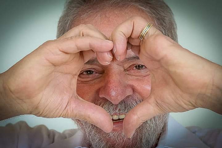 VictorGaute's tweet photo. #LunesConMarx.🇨🇺
@EVilluendasC .
"Nuestro horizonte sigue siendo Socialista". @DiazCanelB en la clausura #XXIIEIPCO.
La espada de Bolívar recorre la América Latina.
#LulaPresidente. https://t.co/w7Dai7DmSX