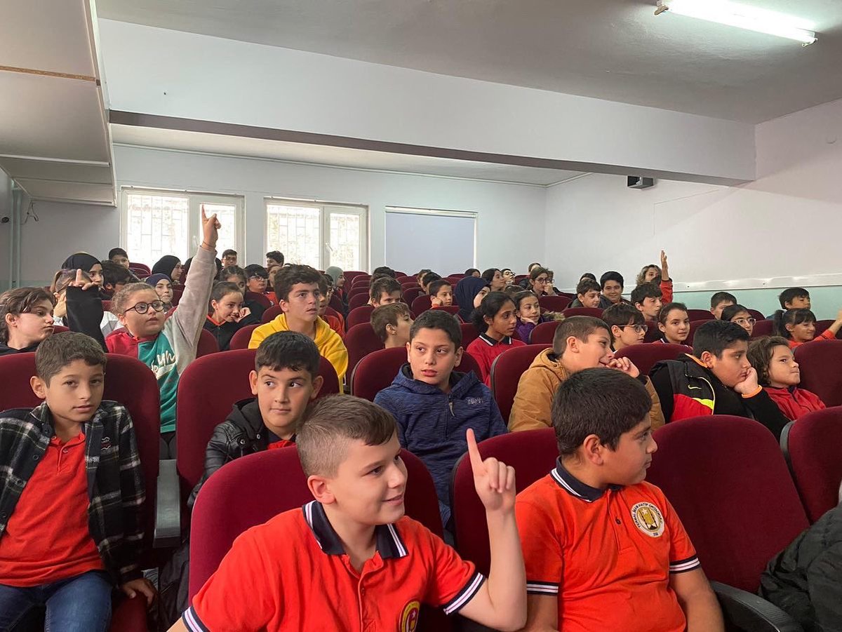 termalimamhatip's tweet photo. Okulumuz Kızılay Kulübü, 'Kızılay Haftası'  kapsamında etkinlik düzenlemiştir. Yalova Kızılay Genç Gönüllü  ekibi okulumuza gelerek öğrencilerimize  kızılayın çalışmaları hakkında değerli bilgiler vermiştir. https://t.co/WkXMIob9eF