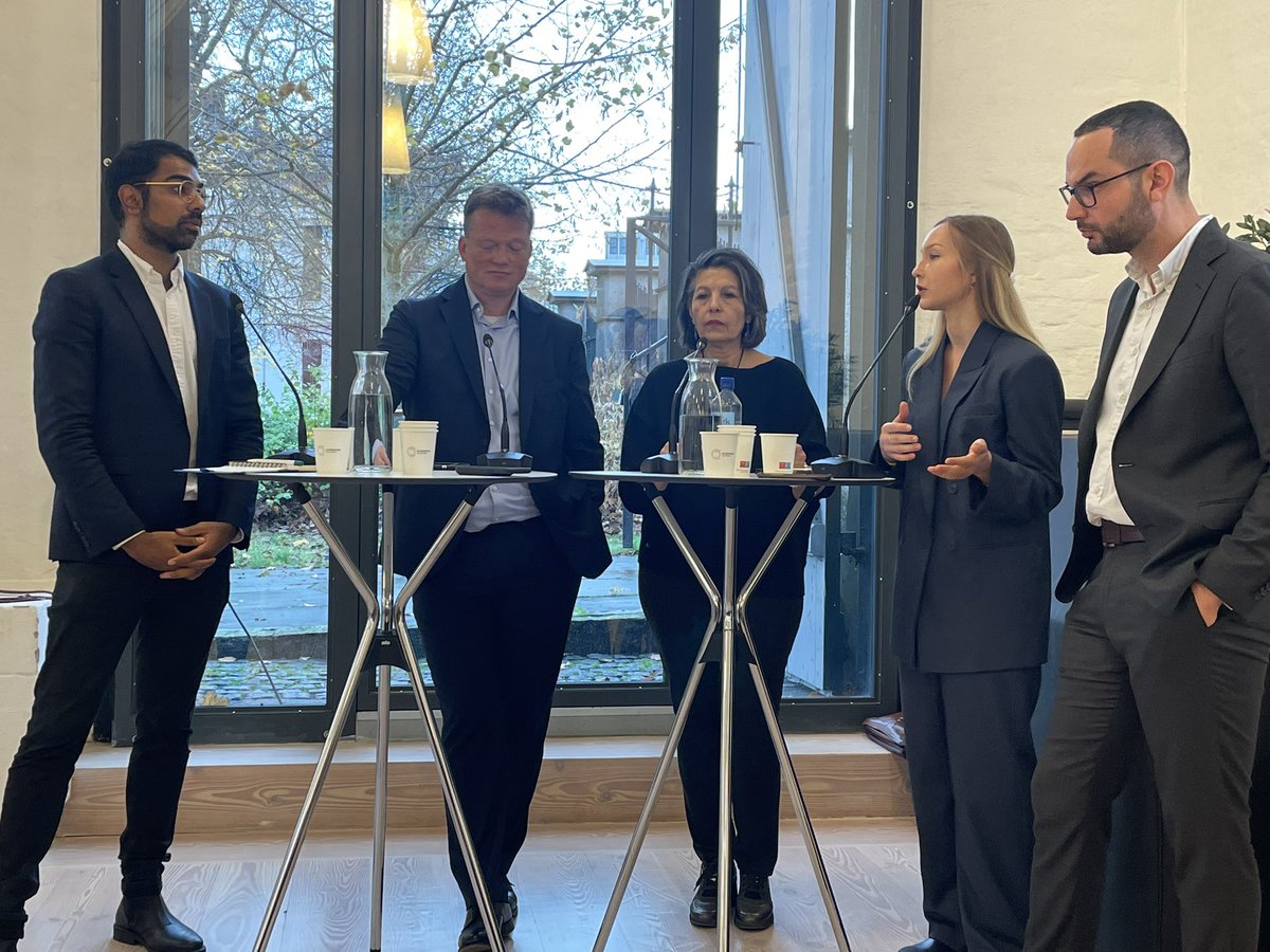 sum_uio's tweet photo. Earlier today, @AnneBeathe_ argued that we need to not only fight the symptoms of #climatechange but work for prevention. Medical student Evgenia Taranova shows that #sustainability education is a way to work for prevention #UiOSDG @CentreShe @UniOslo_MED @UniOslo https://t.co/86ygHWDoR3