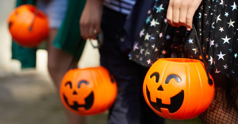LiontrustFuture's tweet image. Peter Michaelis, Head of Sustainable Investment: As you (or your child) head out trick-or-treating, kitted out with vampire teeth &amp;amp; maybe a fake knife through the head, carrying a large pumpkin to fill with sweets, spare a thought for what happens to all this plastic. (1/4)