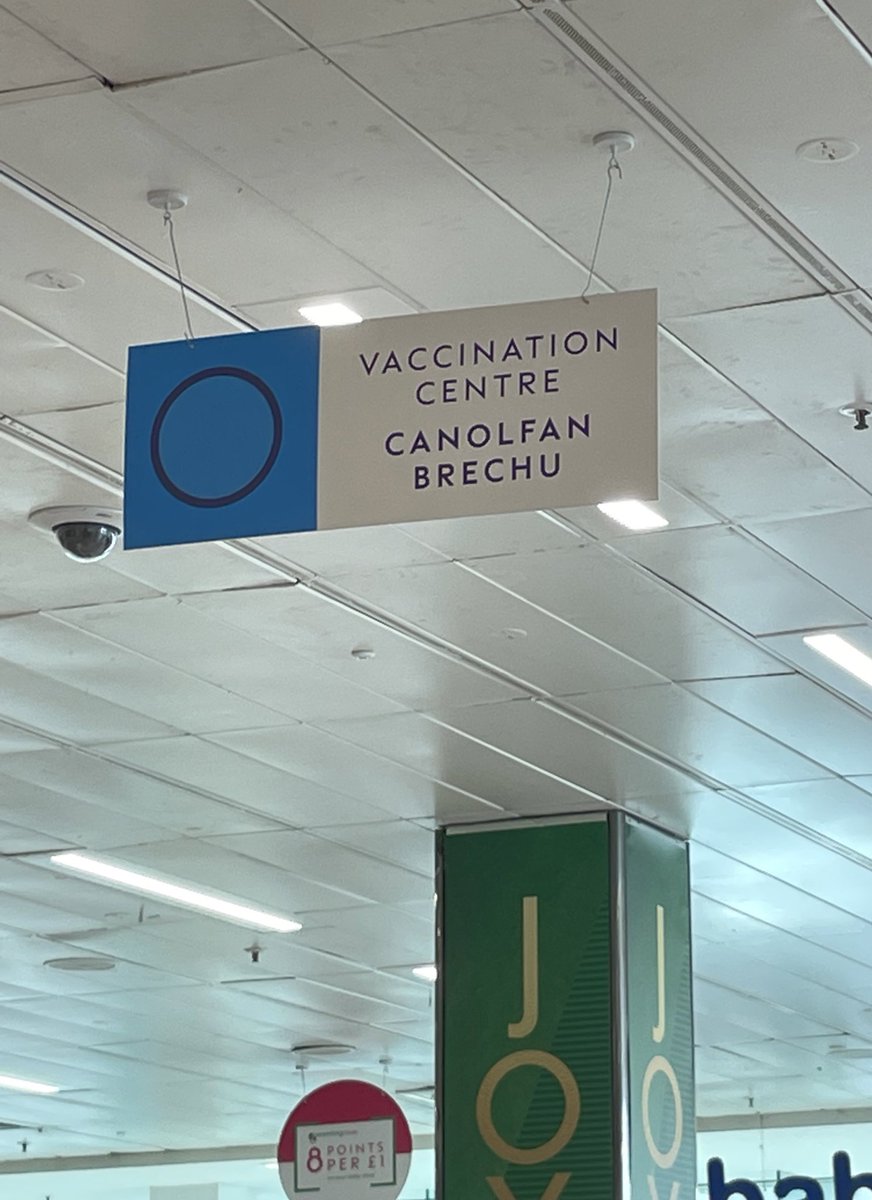 irvb's tweet image. Nice to get a traditional Welsh language “croeso” in the #Brighton Boots today. I’ve got that holiday feeling now.