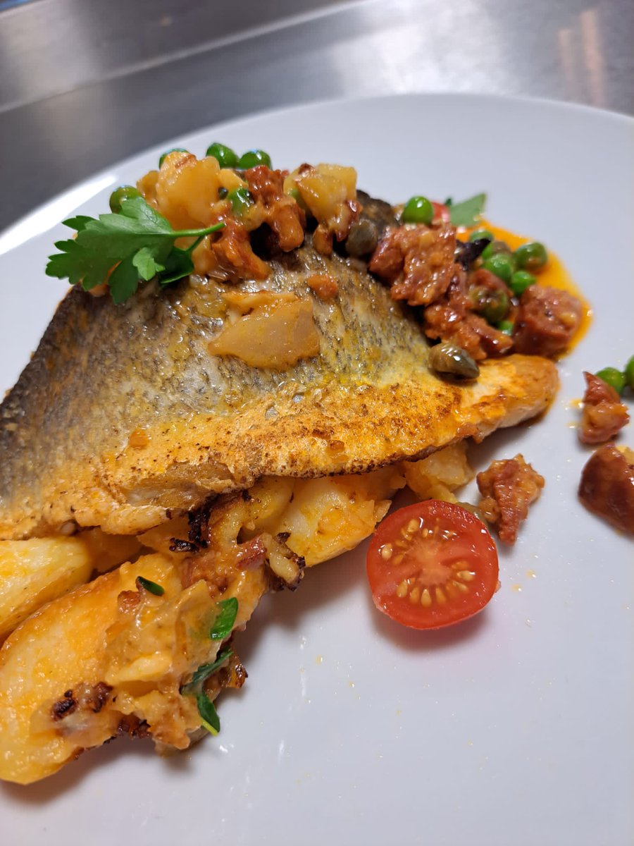 MSCSKilkeel's tweet photo. W/K 29-10-2022
 •••• STARTER ••••
Mussels in Tomato &amp; Basil Sauce with Homemade Soda Bread
 •••• MAIN ••••
Seabass served with Garlic Buttered Baby Potatoes, Peas and Fresh Parsley 
 •••• DESSERT ••••
 Spiced Roasted Plums with Vanilla Ice-Cream https://t.co/G7T9qJqfWh