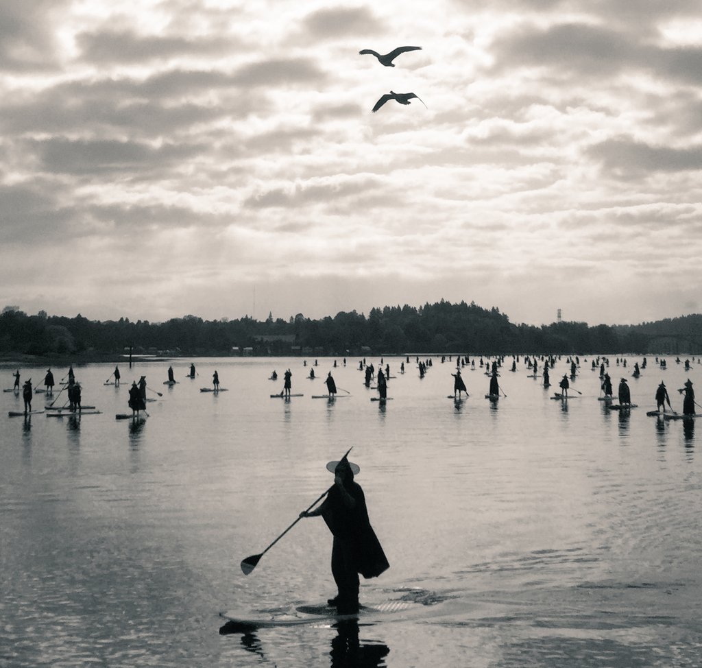 An annual event, Paddleboard witches, Oregon, US #WomensArt (Photo D.Caslick)