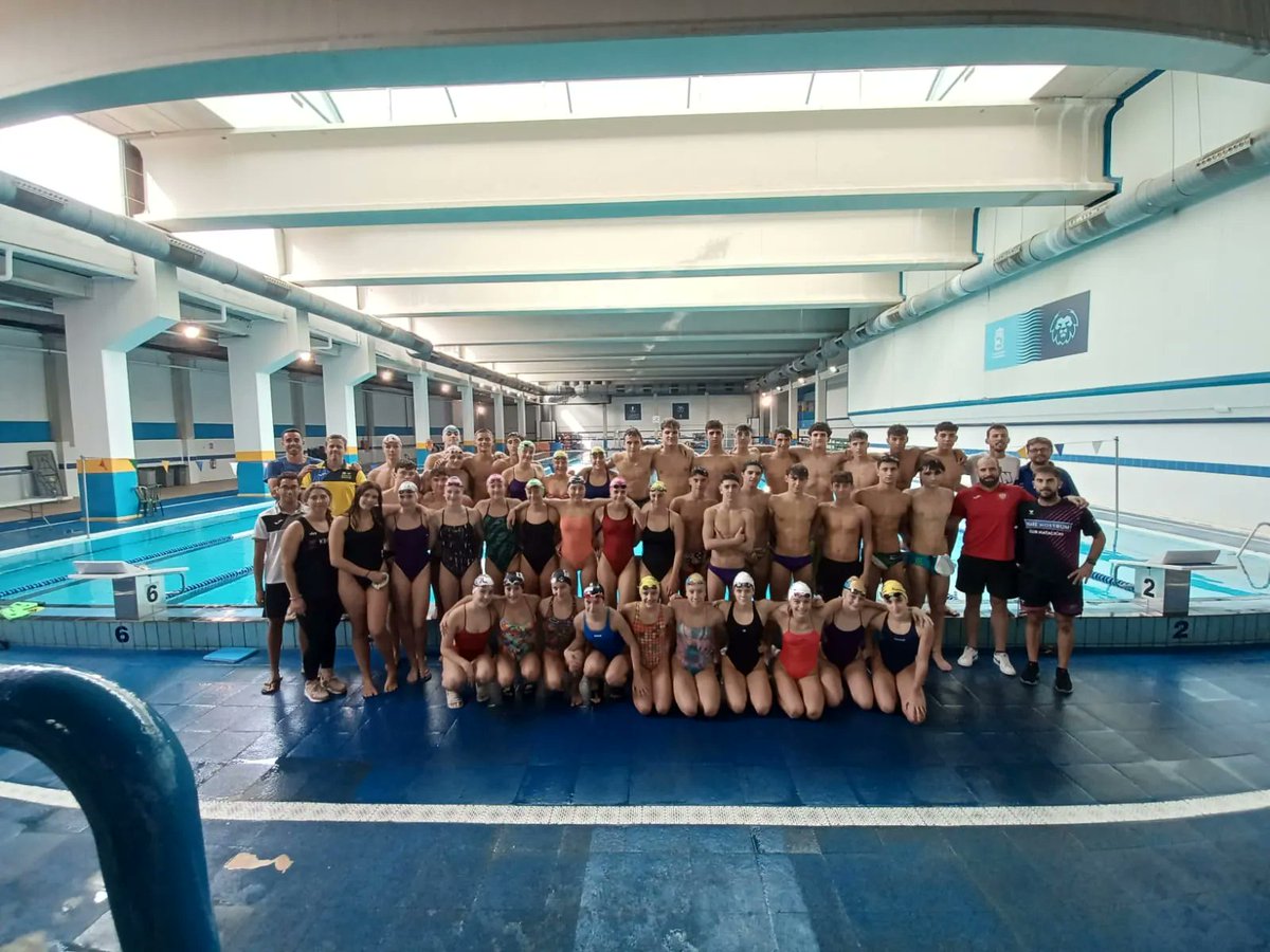 #natacion #tecnificacion Foto de familia de los seleccionados para la jda de tecnificación inf-jr del sábado en Fuengirola. ¡¡Gracias a todos por vuestro trabajo, también al Ayto. de Fuengirola y al C.N.Fuengirola por su colaboración! <a href="/Aytofuengirola2/">Ayto. de Fuengirola</a> <a href="/DeporteAND/">Deportes Andalucía</a> <a href="/CNFuengirola/">CNFuengirola</a>
