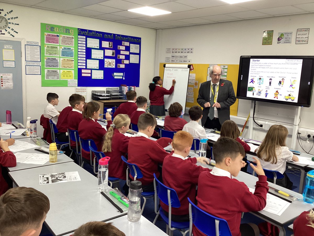 StMattsLL's tweet photo. Enjoying our @DebtAware session this morning learning about jobs and salaries #year6 #primarypshe #worldofwork https://t.co/vIhImxQcY2