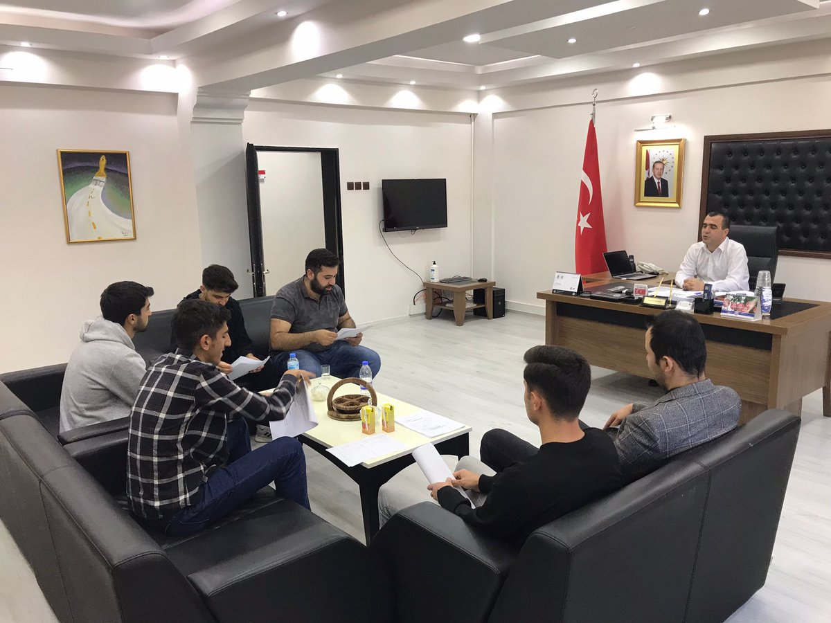 Merkez Efendi Yurdumuz'da Yurt-Time Spor Projesinde çalışmaya hak kazanan asil öğrencilerimiz ile sözleşme imzalandı.