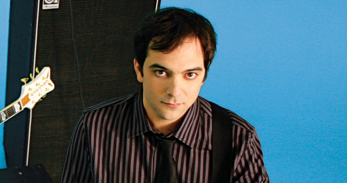 Albumism's tweet photo. Remembering #Ivy & #FountainsOfWayne co-founder #AdamSchlesinger today on what would have been his 55th birthday (born 10/31/67) | Explore our recent interview with his Ivy bandmates #AndyChase & #DominiqueDurand + watch their special tribute video here: https://t.co/S5wgG8iQee https://t.co/CzDheJTHQW
