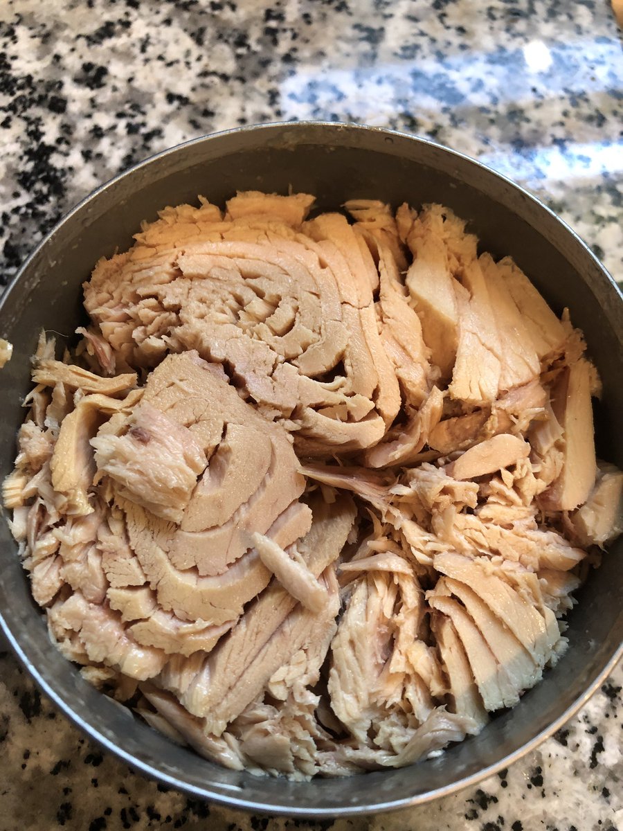 Eyes4everblue's tweet photo. So I am never ever buying #bumblebeetuna supposedly it’s solid albacore tuna…. Bullshit it’s nothing but mush. I bought another brand #opennature solid albacore tuna and holy hell what a difference…never again bumblebee you freaking suck https://t.co/kKhMpCm055