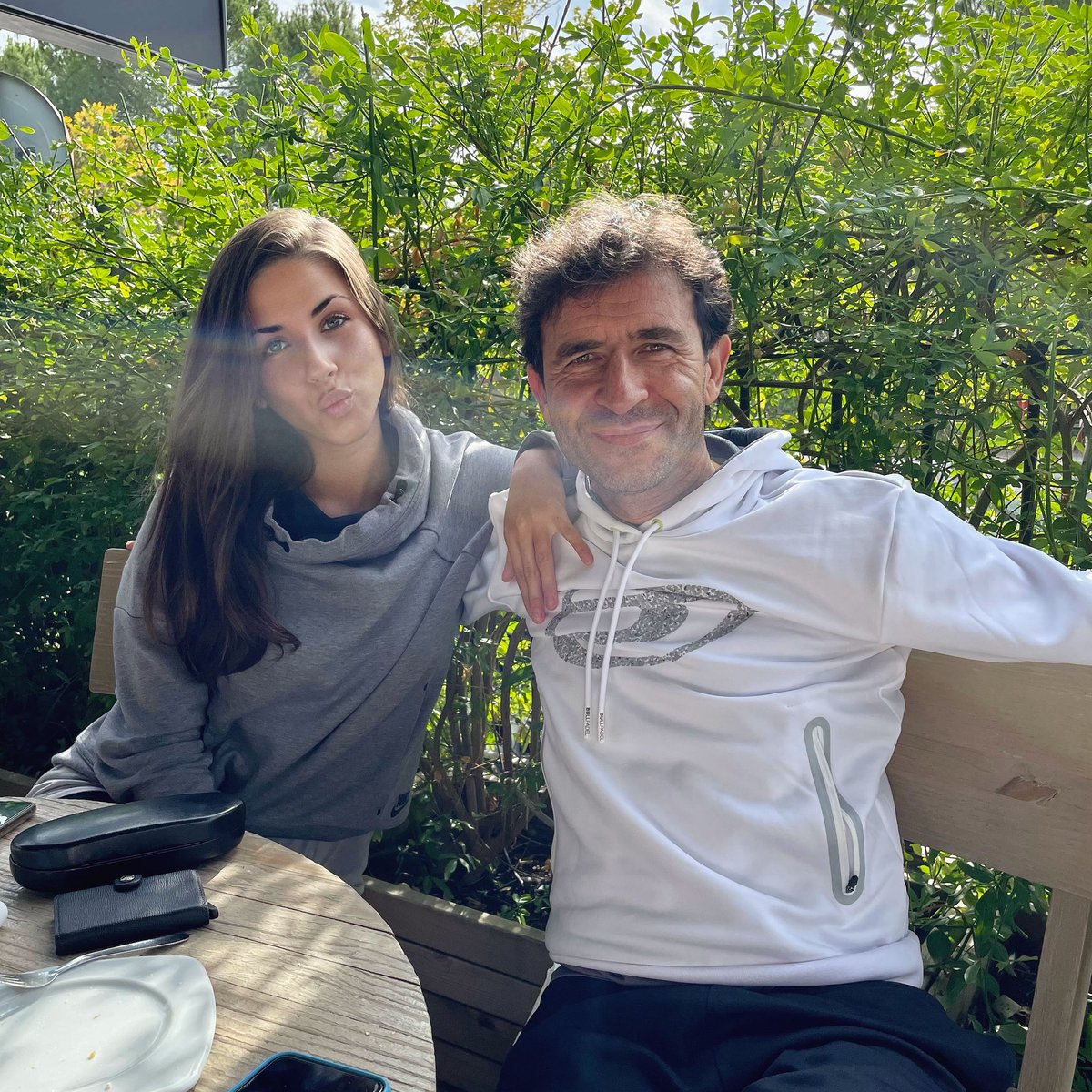 Family time before returning to Indonesia 🇮🇩 

Tiempo en familia antes de volver a Indonesia 🇮🇩