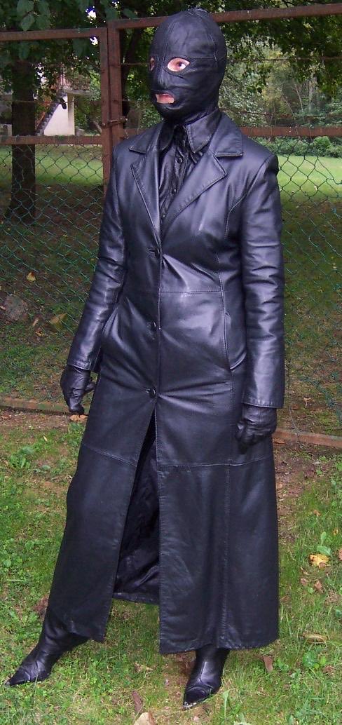 TheLeatherCock's tweet photo. #leather #leatherqueen #bosslady #longleathercoat #thighboots #fuckmeboots #leder fucking beautiful erection creator https://t.co/Aed5AIn8AP