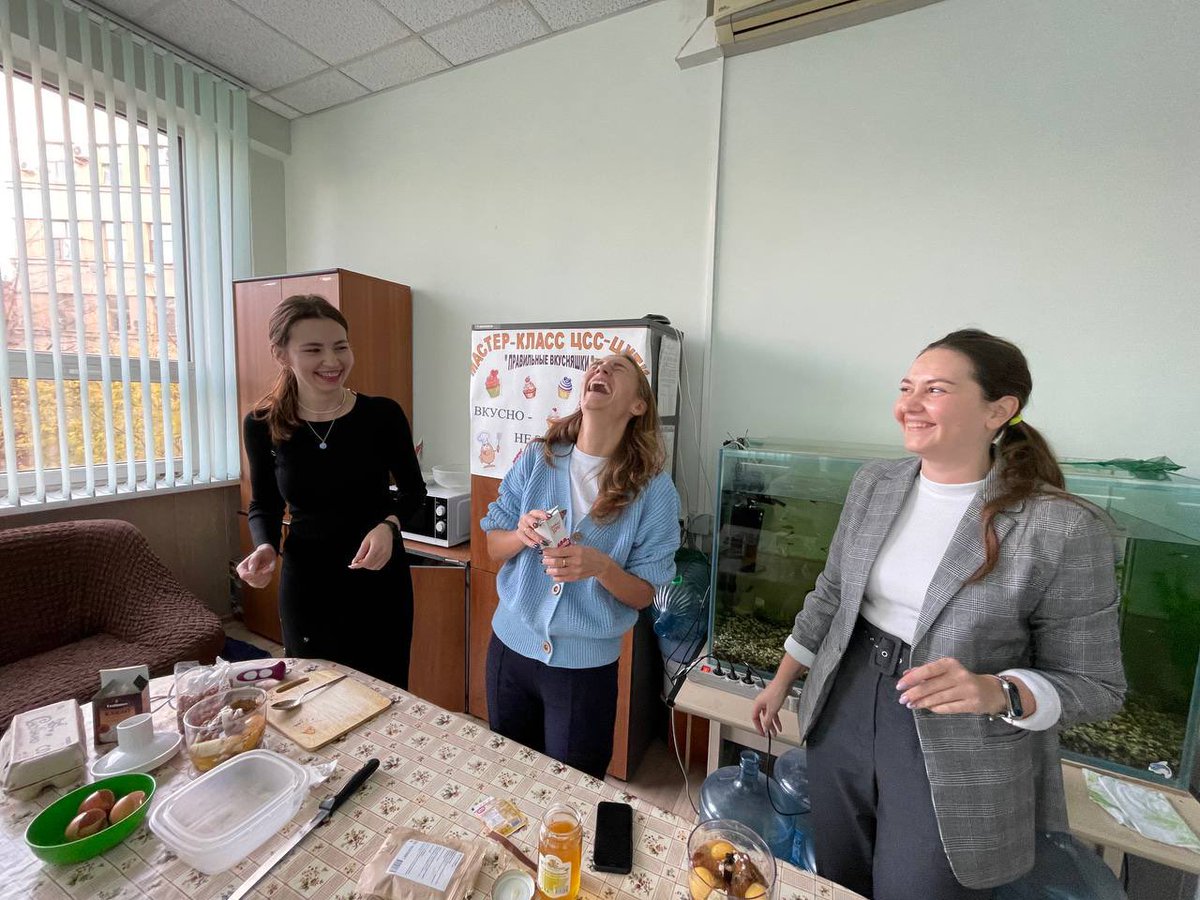 Waffentrakhen's tweet photo. А тут я пошутила про шоколадный глаз https://t.co/wtaxFHkJei