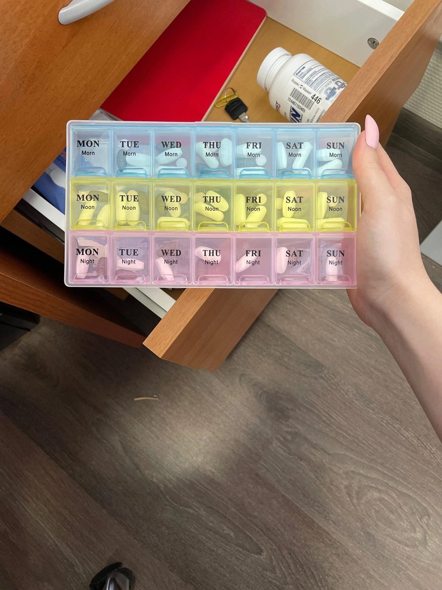 Waffentrakhen's tweet photo. Адвент-календарь успешной женщины https://t.co/3kmDMblAIF