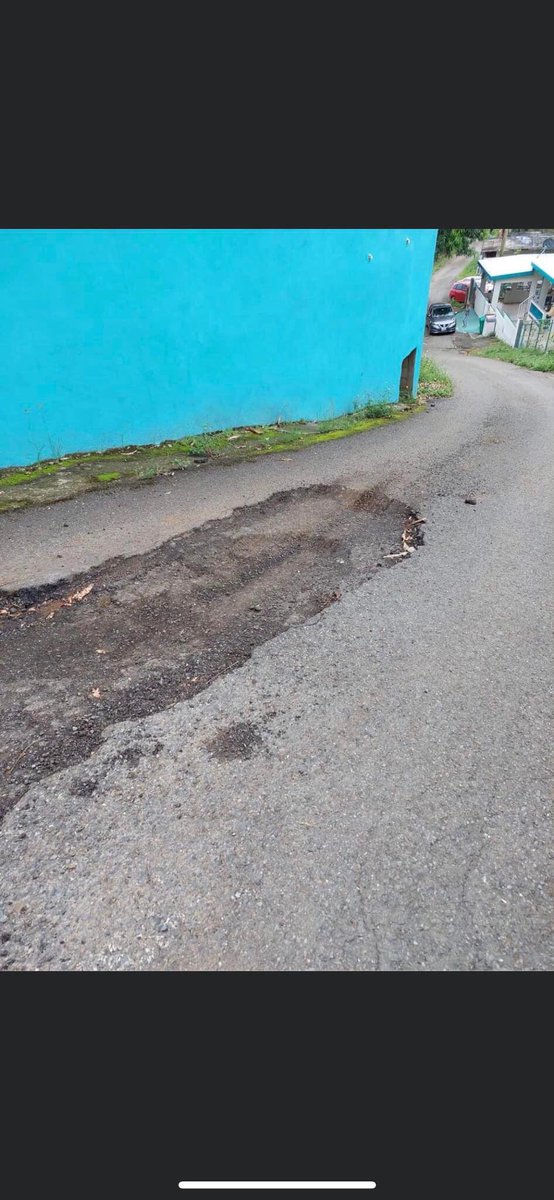 En #SanGerman Sector La Sierra km 14.0  en rosario peñon Carr intransitable es una cuesta empinada y como ha estado lloviendo no se puede subir #adoptaunhoyo #pothole #potholes <a href="/skytrafficpr/">SkyTraffic</a>