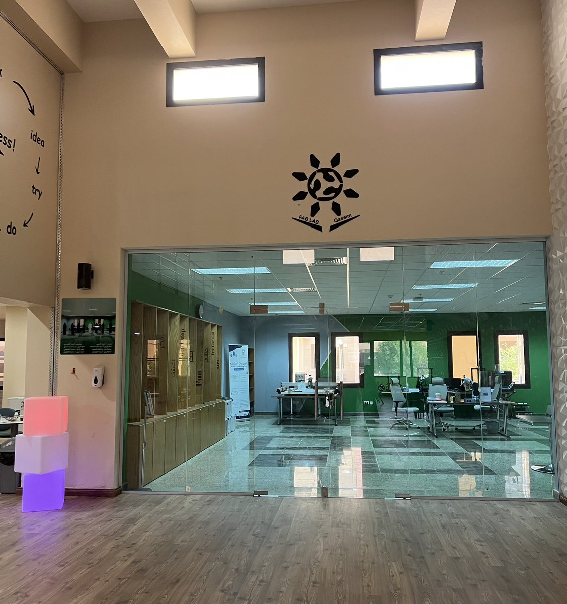 qassim_tech's tweet photo. قام فريق تنمية الشراكات بجمعية القصيم التقنية بزيارة نادي الموهبة والأبتكار في الكلية التقنية للبنات @TalentBurydah 
لبحث سبل التعاون وتحقيق الأهداف المجتمعية المشتركة https://t.co/EwDzTXljWZ