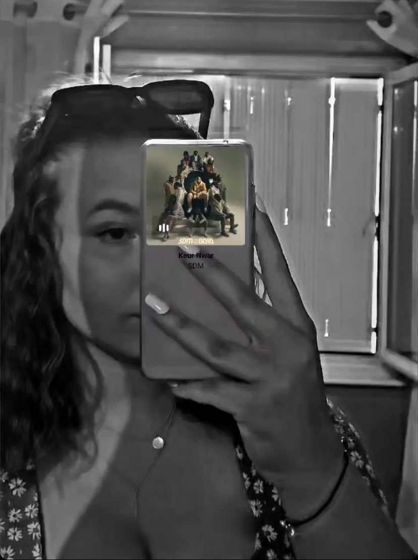 Emmaaaa951's tweet photo. Coucou mes bb , vous validez en sto insta ? D’ailleur venez prv j’ai besoin de refaire mes ongles là 👀 https://t.co/BL8u50Kuyu