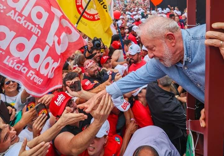 DigitalSoft_'s tweet photo. Brésil | Election présidentielle
L'ancien président Luiz Inacio #LulaDaSilva a été élu ce dimanche à la présidence avec 50,9 % des voix, face au président sortant Jair #Bolsonaro.
#DigitalSoft https://t.co/5PHpa4ZHe0