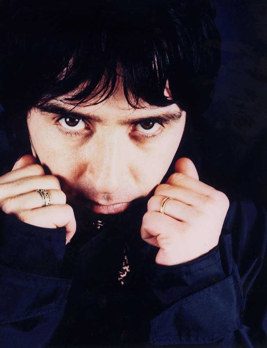 Electronic  tweet media