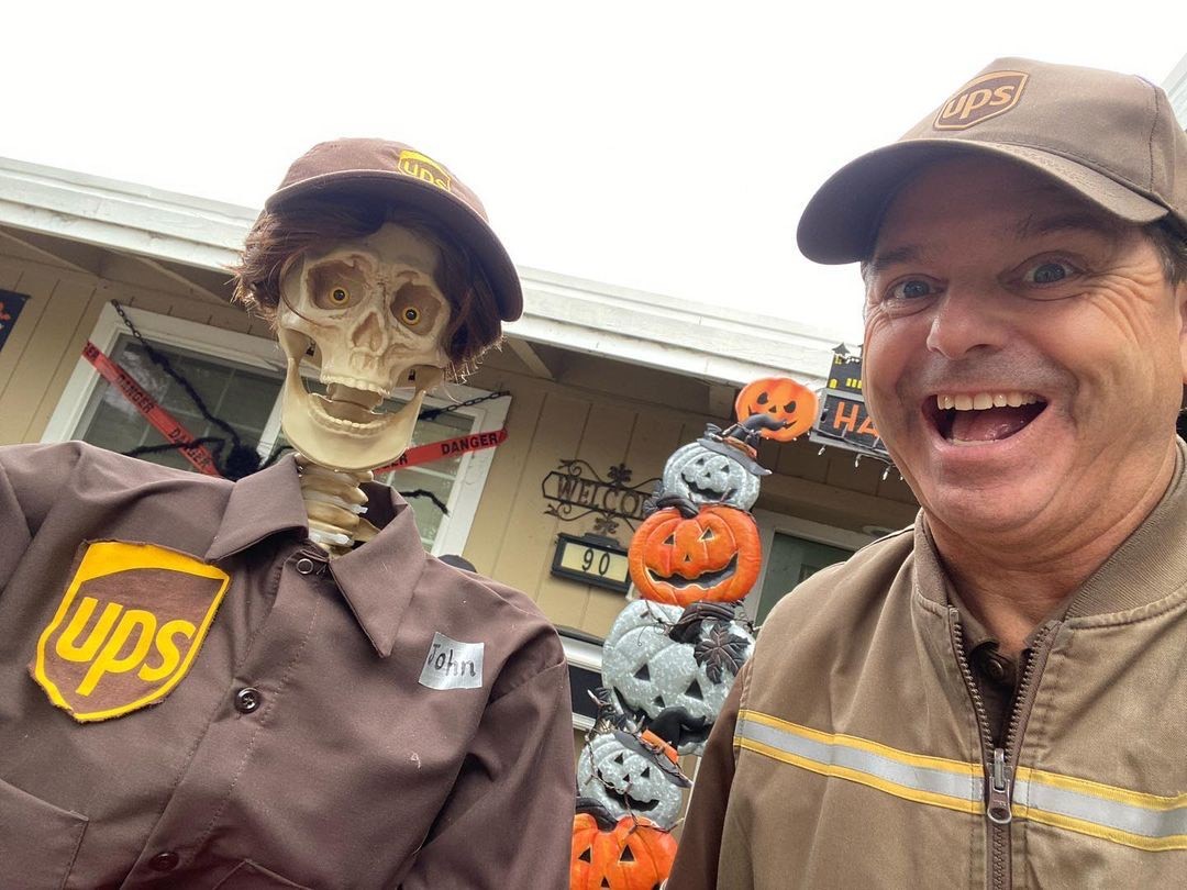 Happy Halloween!🎃 We're delivering all treats, no tricks, this spooky season! #Halloween #UPSer #DeliveringWhatMatters