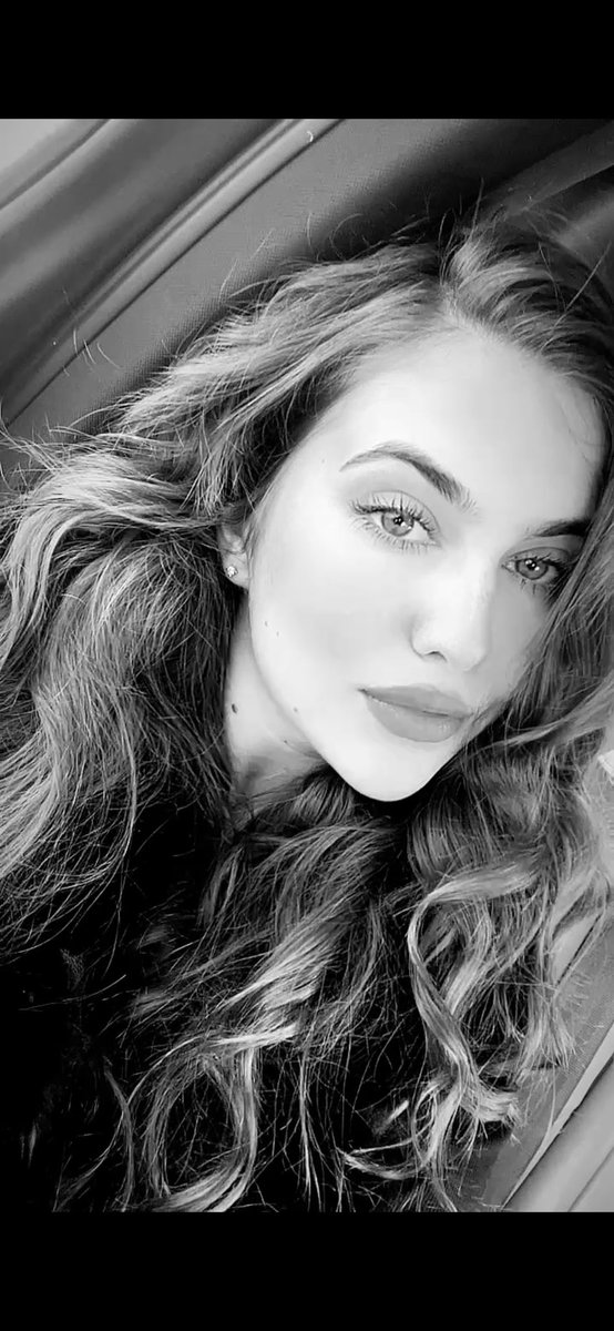 "This Witch Can Be Bribed With Chocolate..."🍫

#chocolate #Halloween #HappyHalloween #TrickorTreat #nftarti̇st #nftarti̇sts