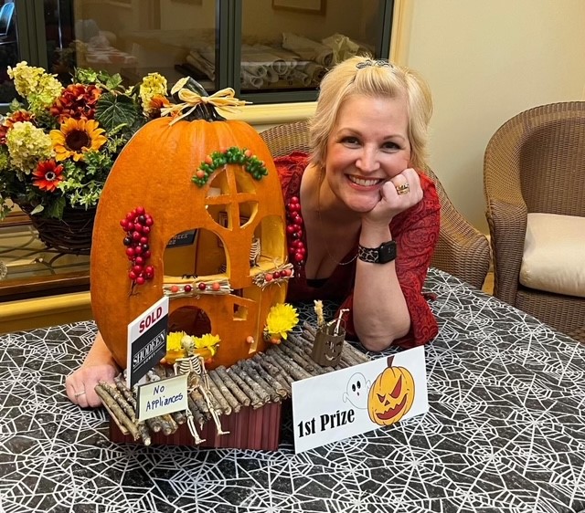 ShodeenHomes's tweet photo. Here are last week's Pumpkin Contest Winners!  
Wishing everyone a Happy &amp; Safe Halloween!   
👻🎃☠️🍫🍭🍬🎃☠️👻
#Halloween #halloween2022 #halloween🎃 #trickortreat #spooky 
#candy #familyfun #pumpkinseason #pumpkincarving #officeparty
#pumpkincontest  #ghosts  #shodeenhomes https://t.co/COfNX080qk