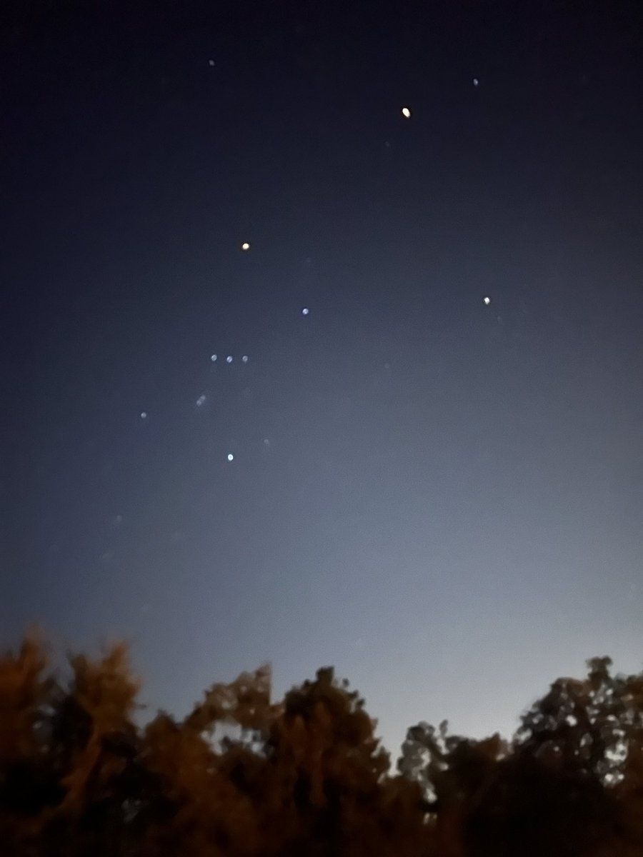 ChrystalReis2's tweet photo. Is there any life on Mars? YUNGBLUD and I both seem to be asking this! Instead of late night star gazing I used sky guide to locate Mars this morning. Quasars were out in the eastern sky but choose to only record what I haven’t already. The West! @DorOKSG https://t.co/lufuL5dPVS