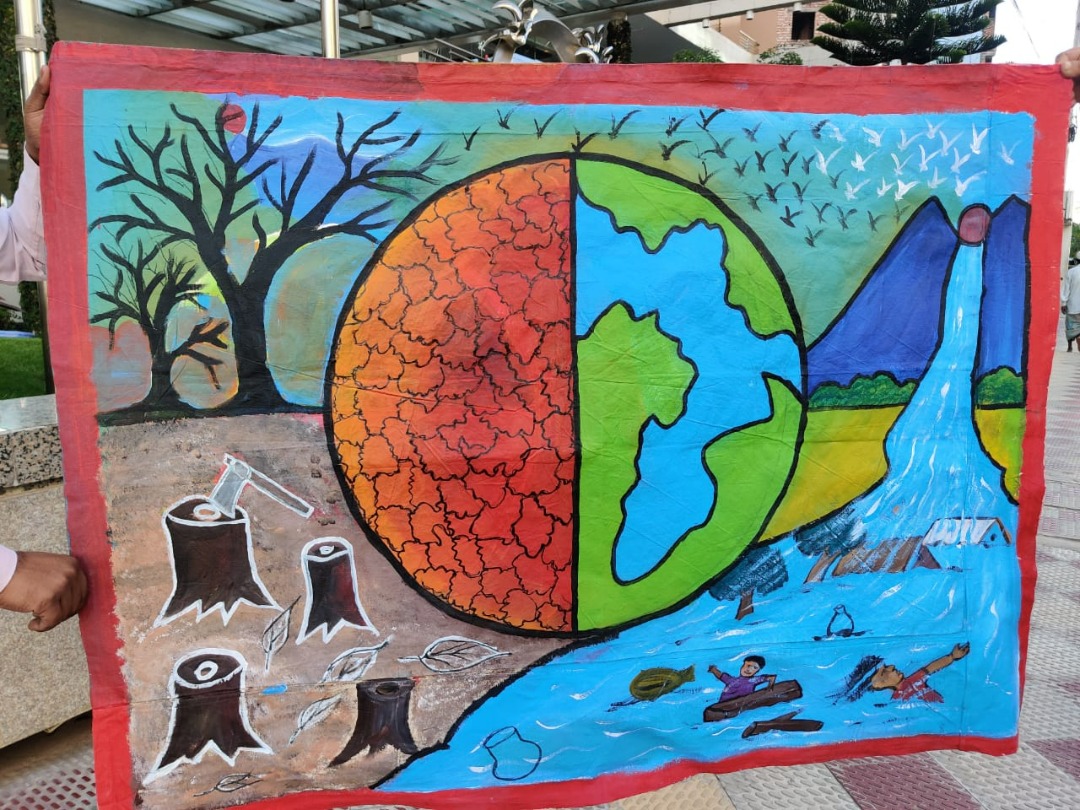 This #COP27 we must listen to communities affected by climate change and displacement in #Somalia. Testimonies from women displaced by the drought where captured by @ArtolutionOrg in these beautiful paintings that will be exhibited during the conference in Egypt. Stay tuned!