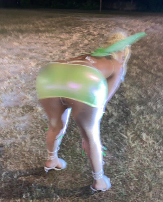 Covered him in Fairy dust ✨🧚🏽&zwj;♀️ #HappyHalloween #horror https://t.co/zMwSiPF4Xf<a href="/tag/happyhalloween"class="tags">#HappyHalloween</a><a href="/tag/horror"class="tags"><span>#horror</span></a>