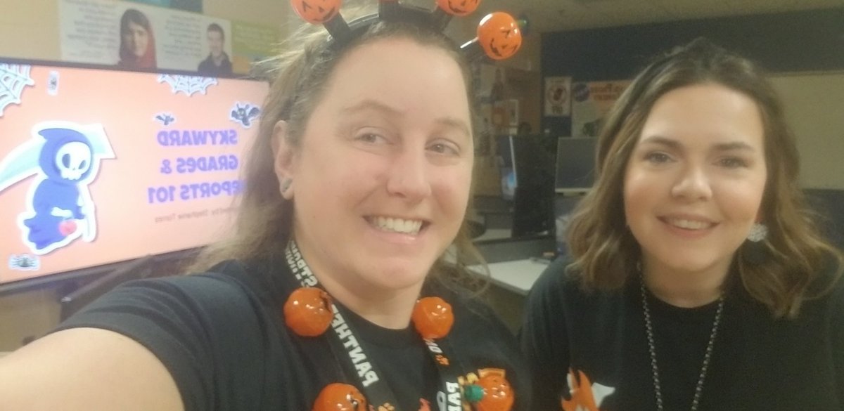 AggieKJ2009's tweet photo. Our awesome presenter and her screen! #panthersunite https://t.co/FlSXpApPJS