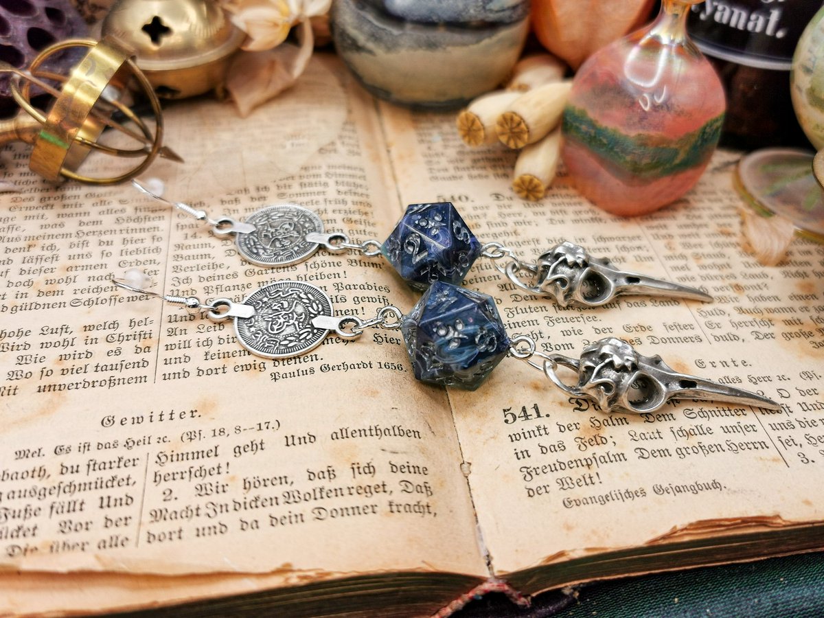 SpaethenArts's tweet photo. Halloween Birthday Giveaway 👻✨

Prize 3:
The Familiar's Coin- d20 Earrings

How to enter:
1. Follow me @SpaethenArts
2. RT
3. Like this post

Open worldwide. Please have DM's open. Giveaway closes Sunday 11/6

#dicegoblin #ttrpg #dndart #dicegiveaway https://t.co/ZAn1WVigZk