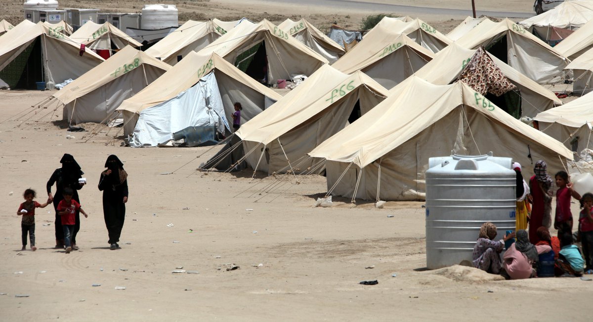 صورة من مخيم شمالي العراق لعوائل من محافظات صلاح الدين وديالى وبابل تحتل مليشيات تابعة لإيران مدنهم وتمنعهم العودة منذ 8 سنوات أبرزها مليشيا "كتائب حزب الله" و"العصائب".