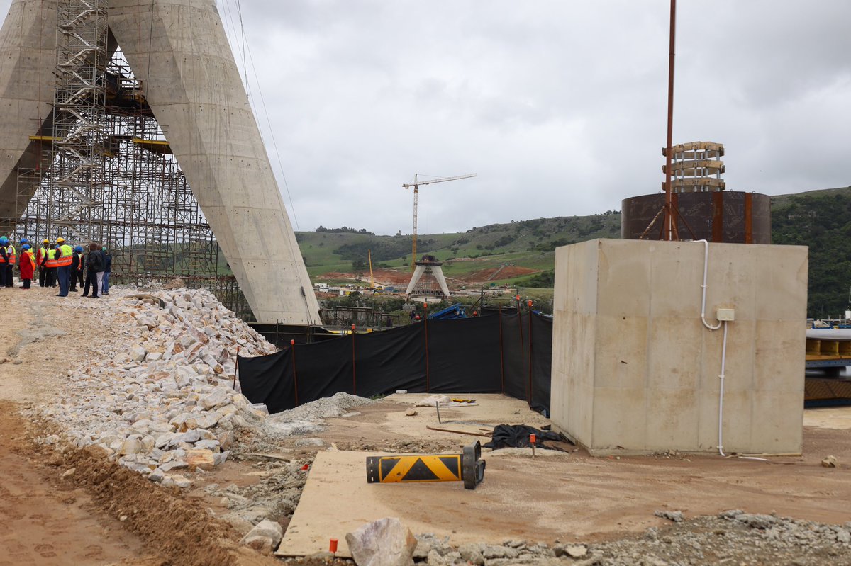 SANRAL_za's tweet photo. #MsikabaBridge | The N2WC project will serve as a connecting artery between the Eastern Cape and KwaZulu-Natal province. It will create easy access and unconstrained movement capabilities between the two provinces.
#Stakeholder
#SANRALProjects
#N2WC
https://t.co/lFRchQUWcP https://t.co/qHBShgAcEl