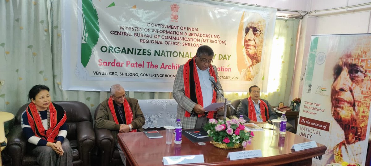 CBCShillong's tweet image. Shri R.K Lyngdoh, Headman, Rngi-Jynriew Rum, Nongthymmai inaugurated the Photo Exhibition on #SardarPatel: The Architect of Unification at the #NationalUnityDay2022 ICOP organized by CBC, Shillong 

@DGNorthEast @PIBShillong @airnews_shi @ddnewsshillong @CBC_MIB